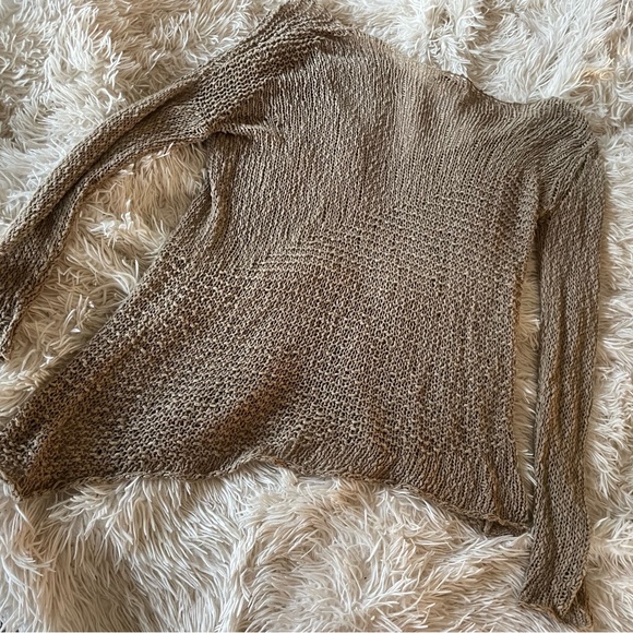 Talia “Avenue”  Aritzia sweater size small - Picture 5 of 5